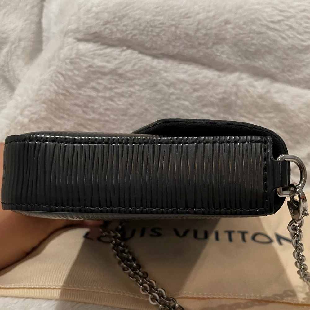 **S0LD*another platform. Louis Vuitton Felicie Pochette w/inserts. Epi Leather - Picture 6 of 14